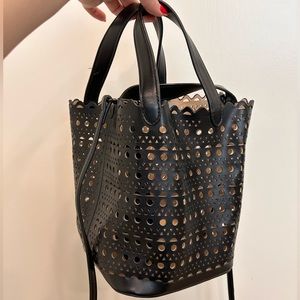 Laced tote bag w/ shoulder strap